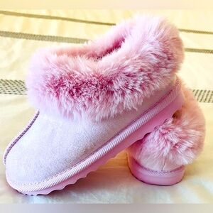 Girls’ Faux Fur Lined Pink Slippers Size 11